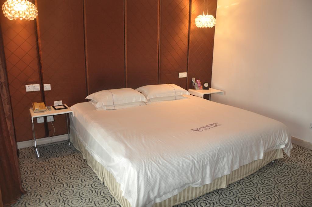 Starway Hotel Silver Zhuhai Kamer foto