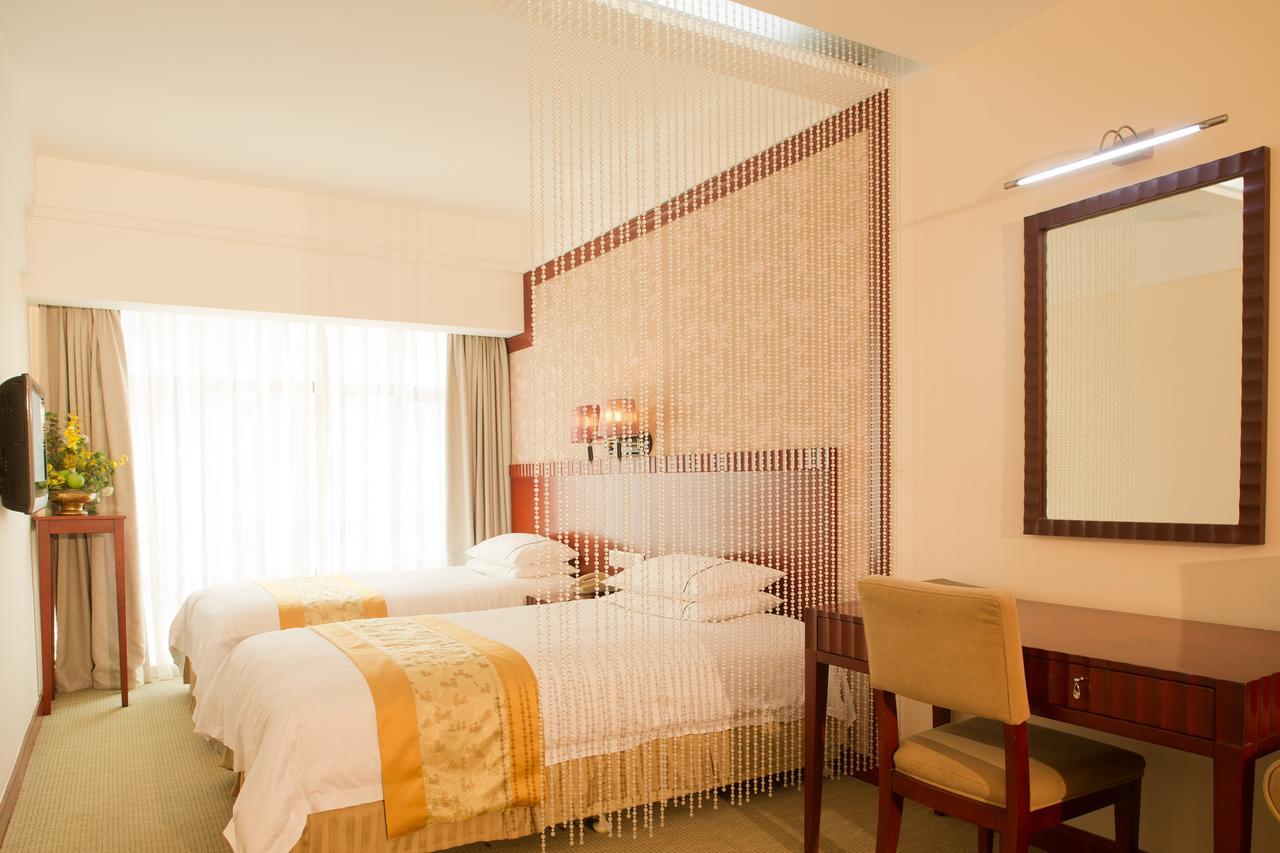 Starway Hotel Silver Zhuhai Buitenkant foto