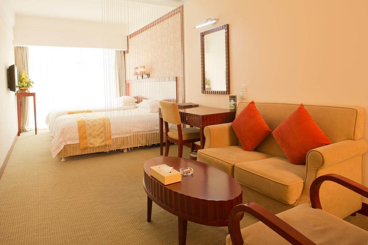 Starway Hotel Silver Zhuhai Buitenkant foto