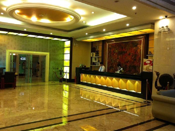 Starway Hotel Silver Zhuhai Buitenkant foto