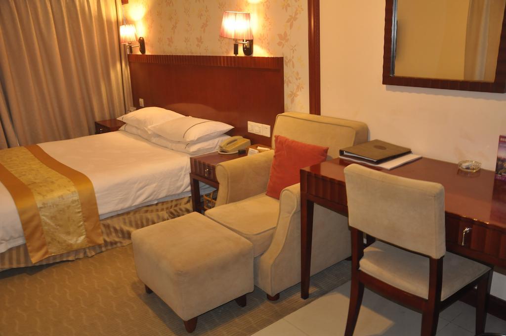 Starway Hotel Silver Zhuhai Buitenkant foto